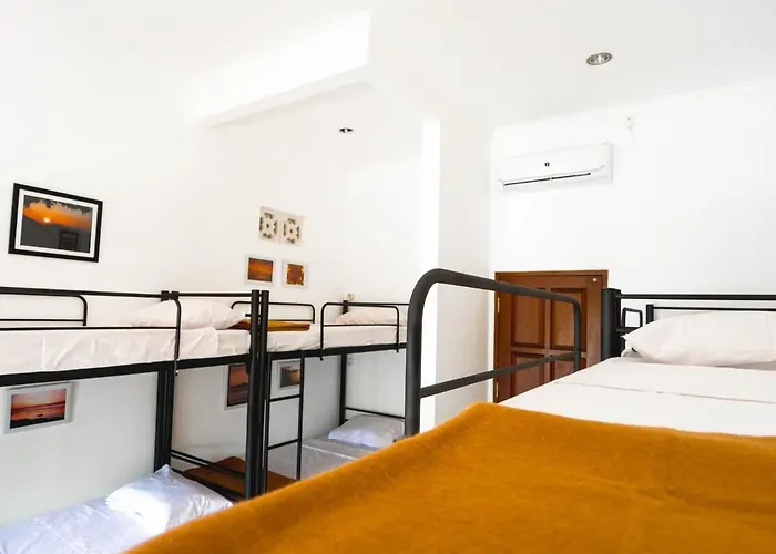 Ulus Backpackers * Uluwatu